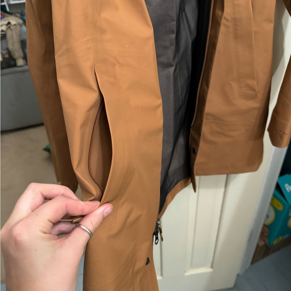 Arc'teryx Codetta Coat - Picture 4 of 10